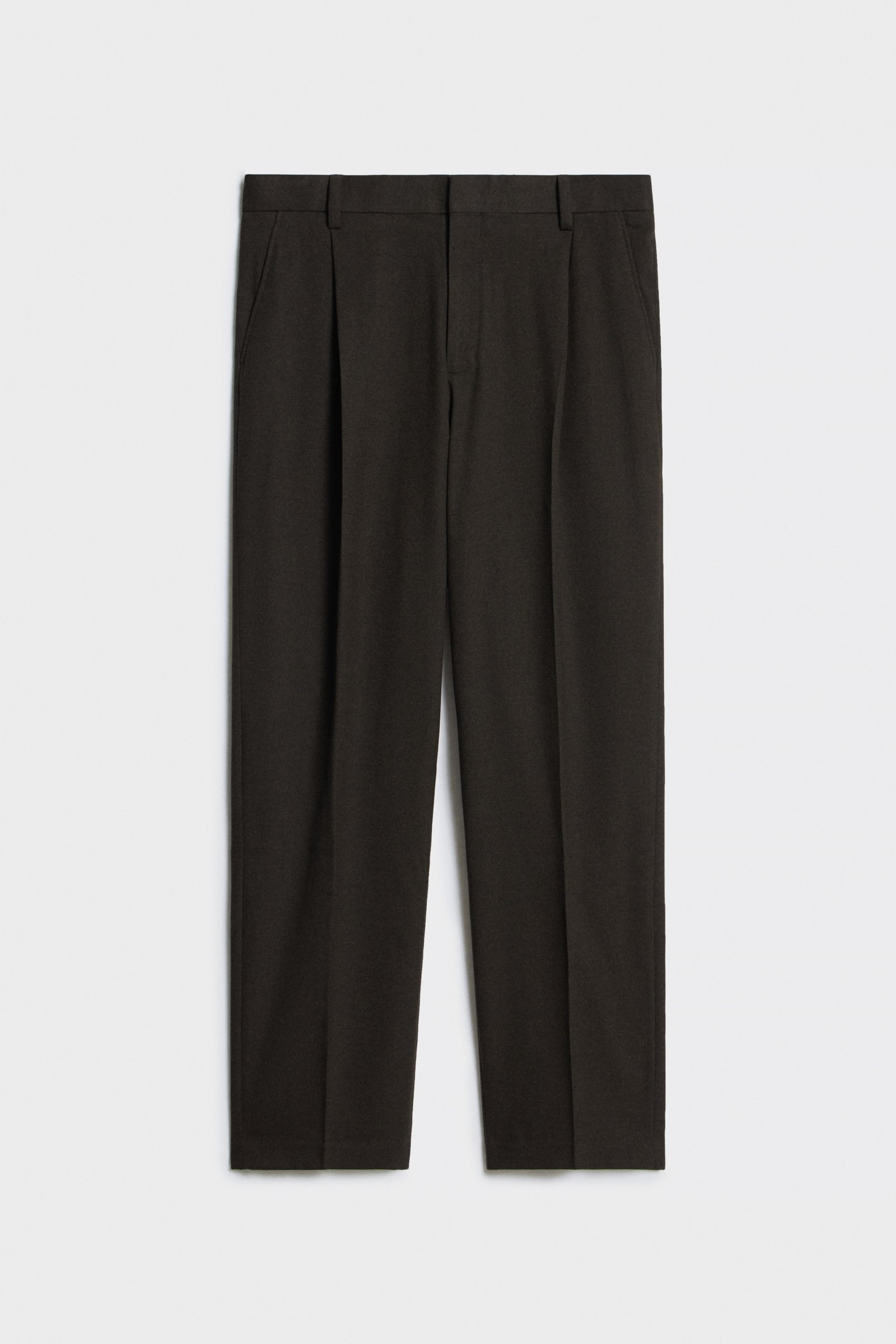 Костюмные брюки с защипами