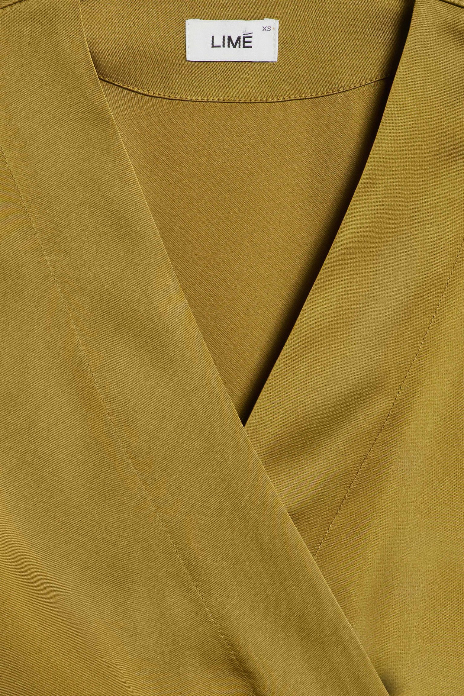 Укороченная блуза с бантом