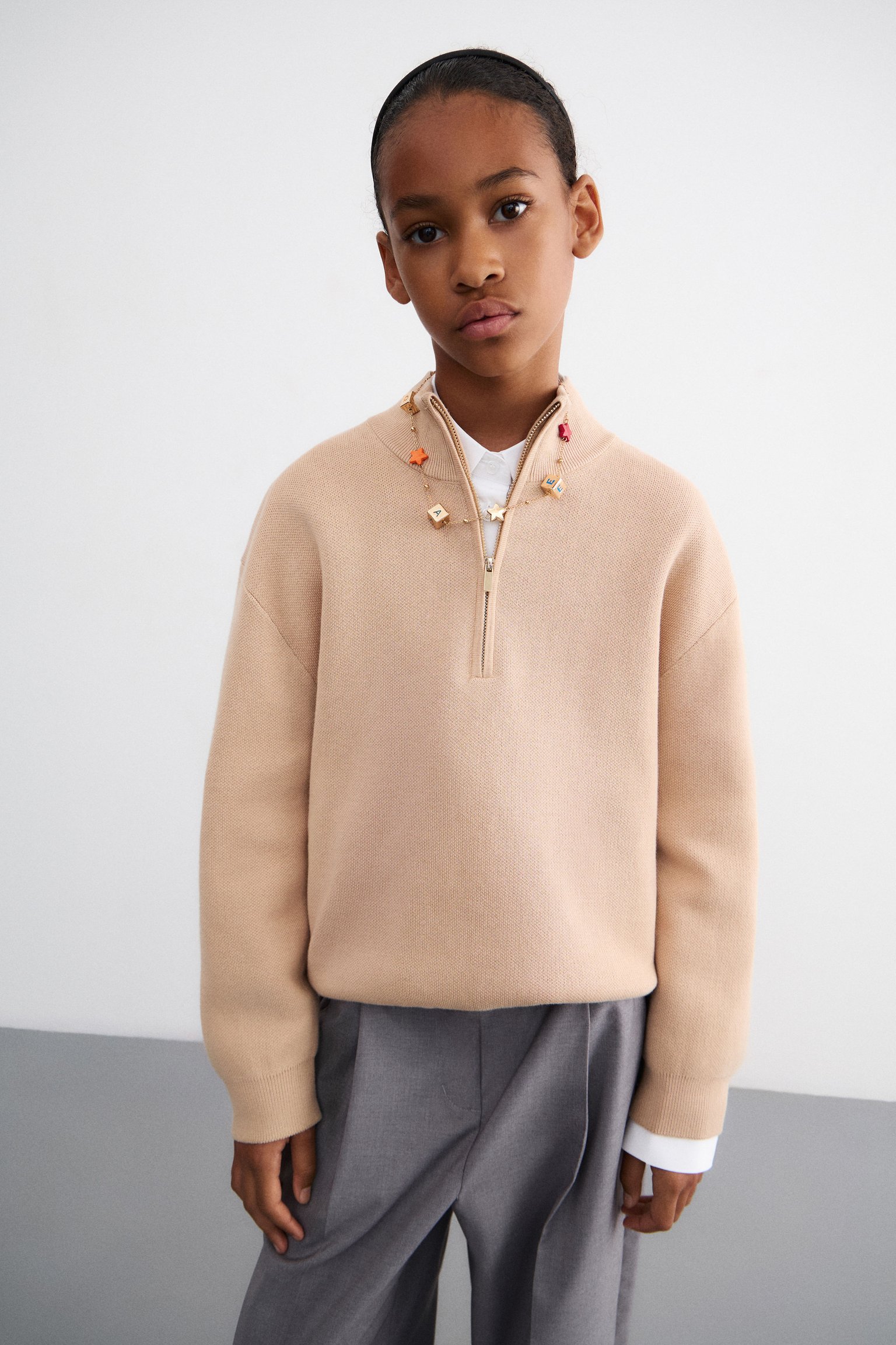 Ожерелье-цепочка с шармами