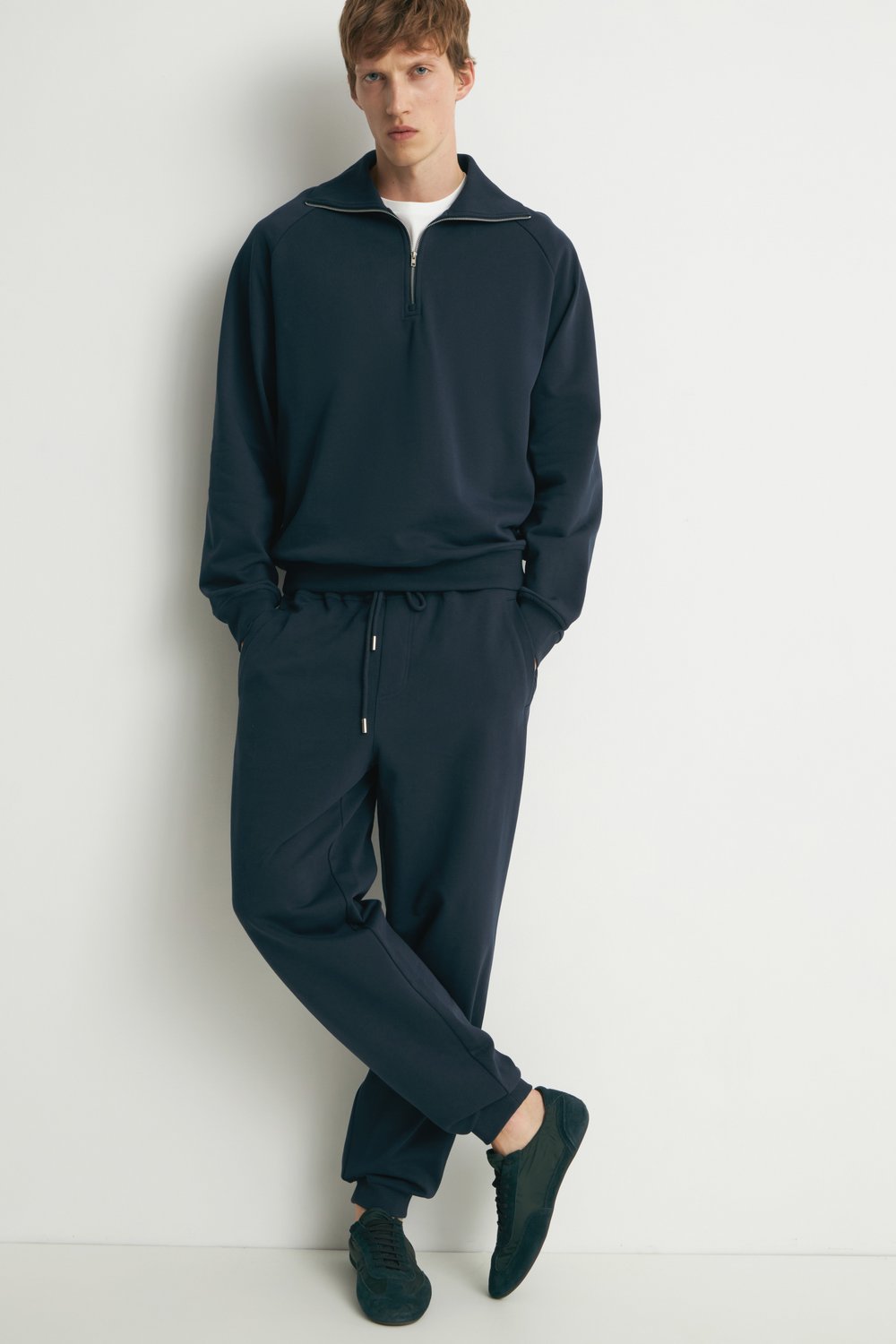 Брюки из футера с поясом на кулиске