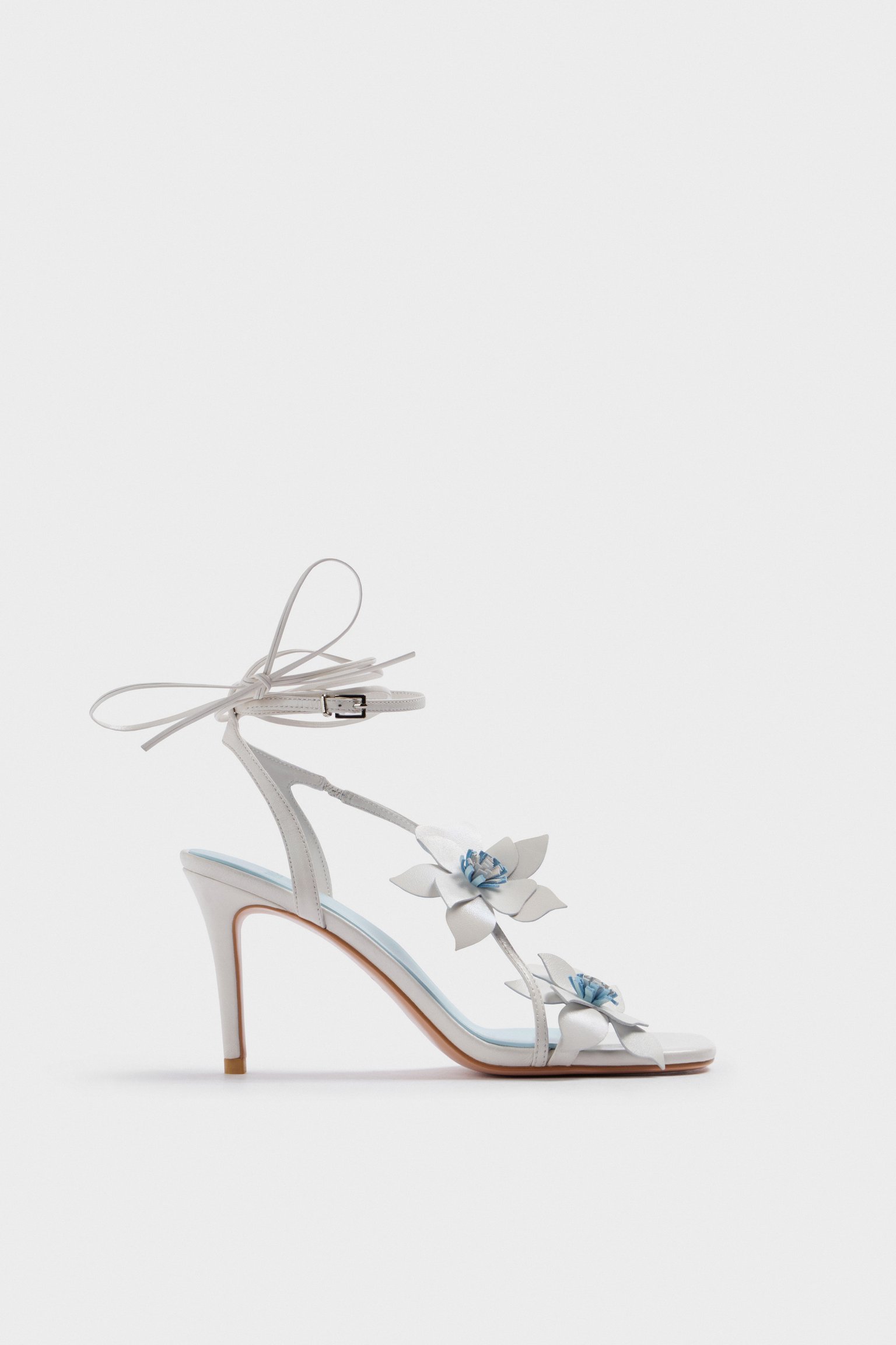 Босоножки из овечьей кожи с цветами