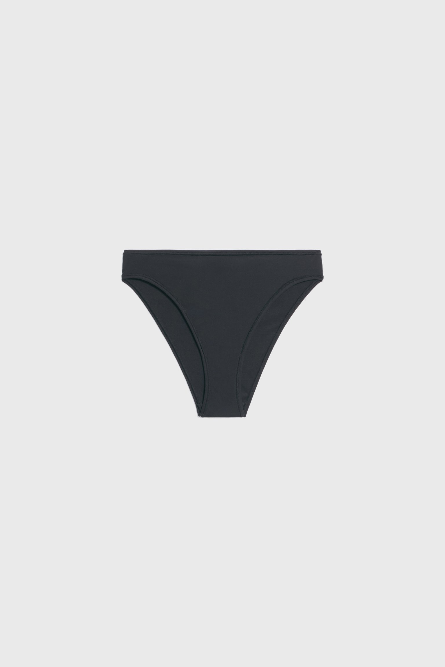 Классические брифы средней посадки