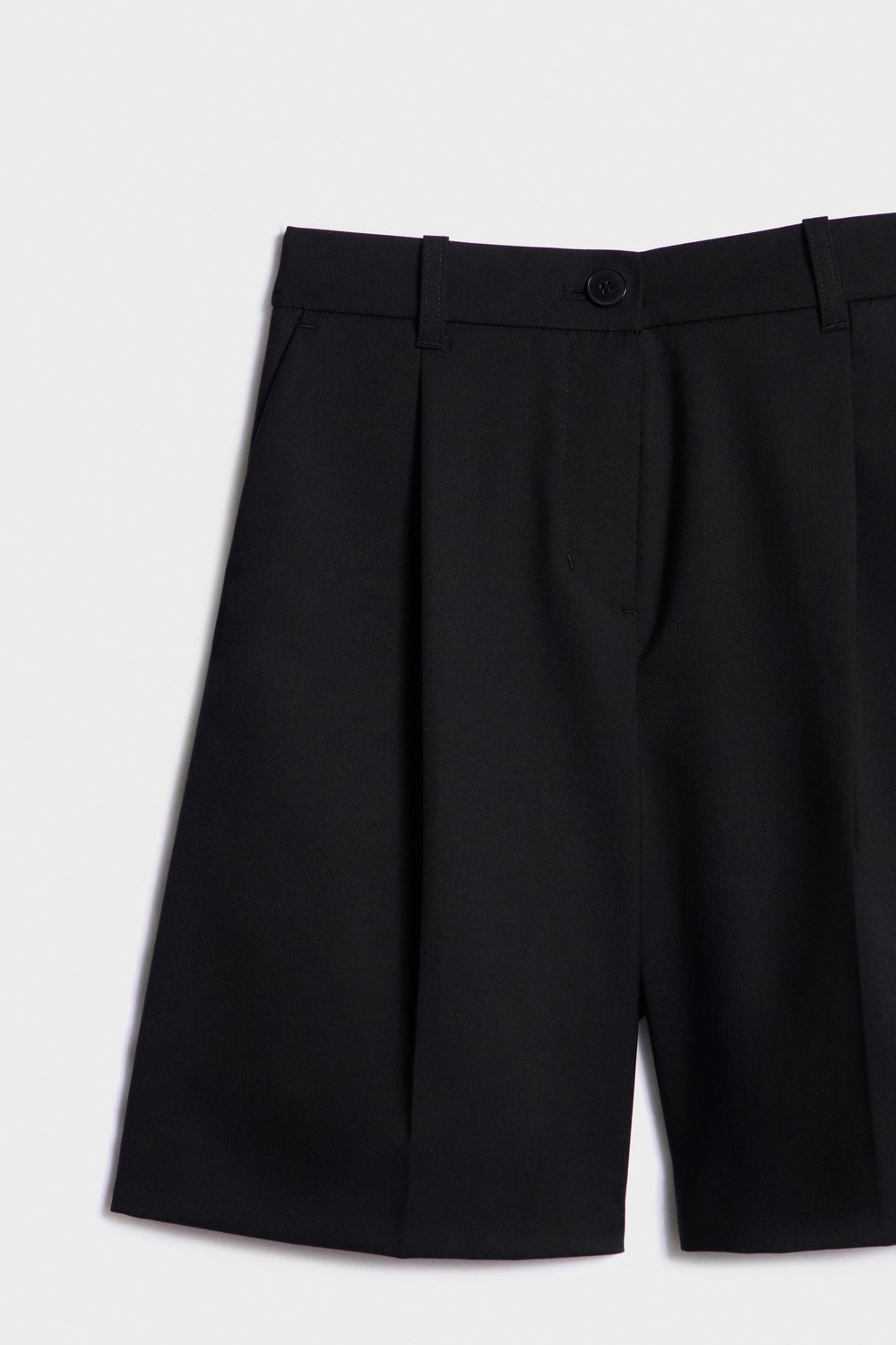 Широкие шорты со стрелками