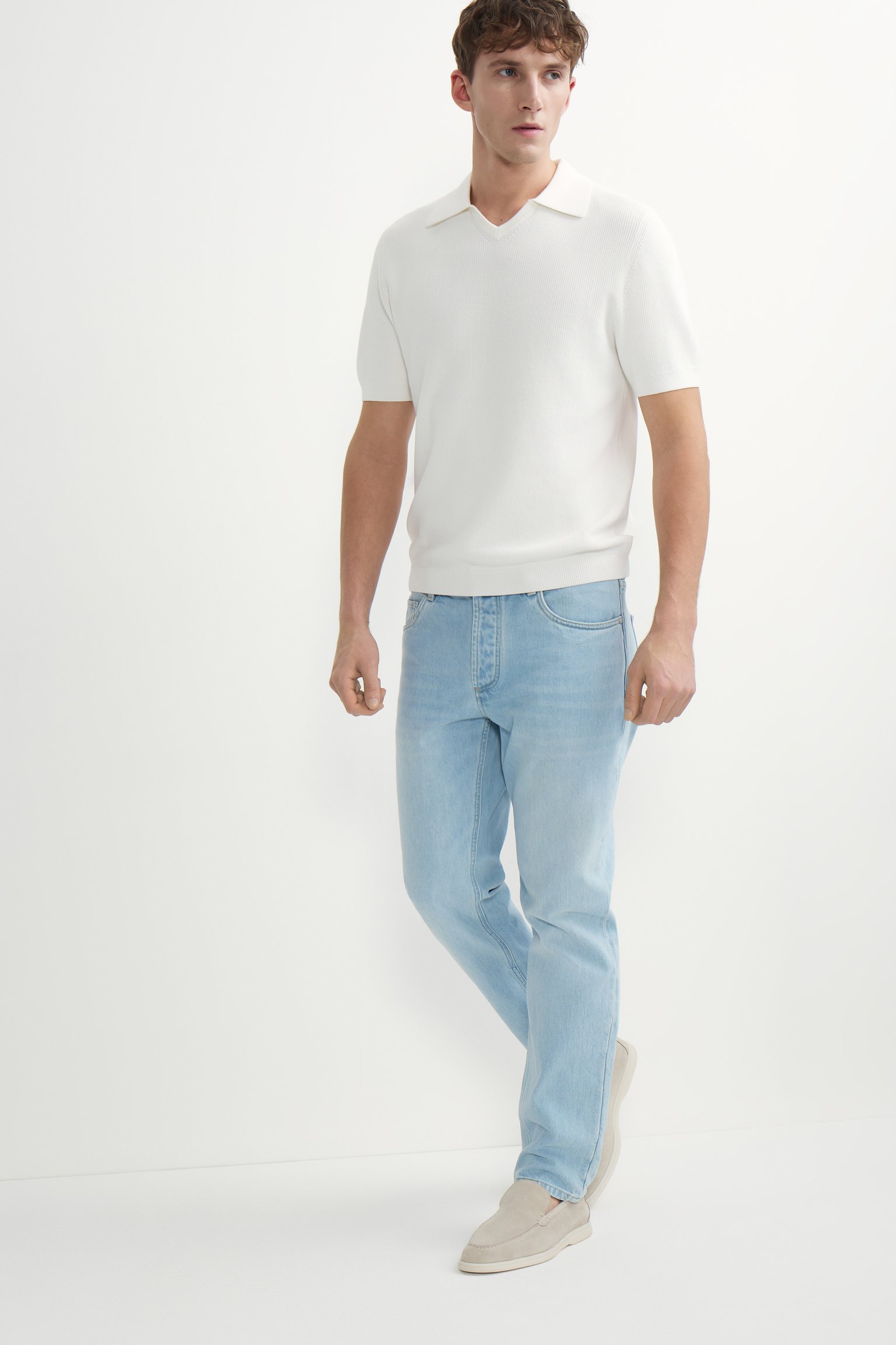 Зауженные джинсы с низкой посадкой