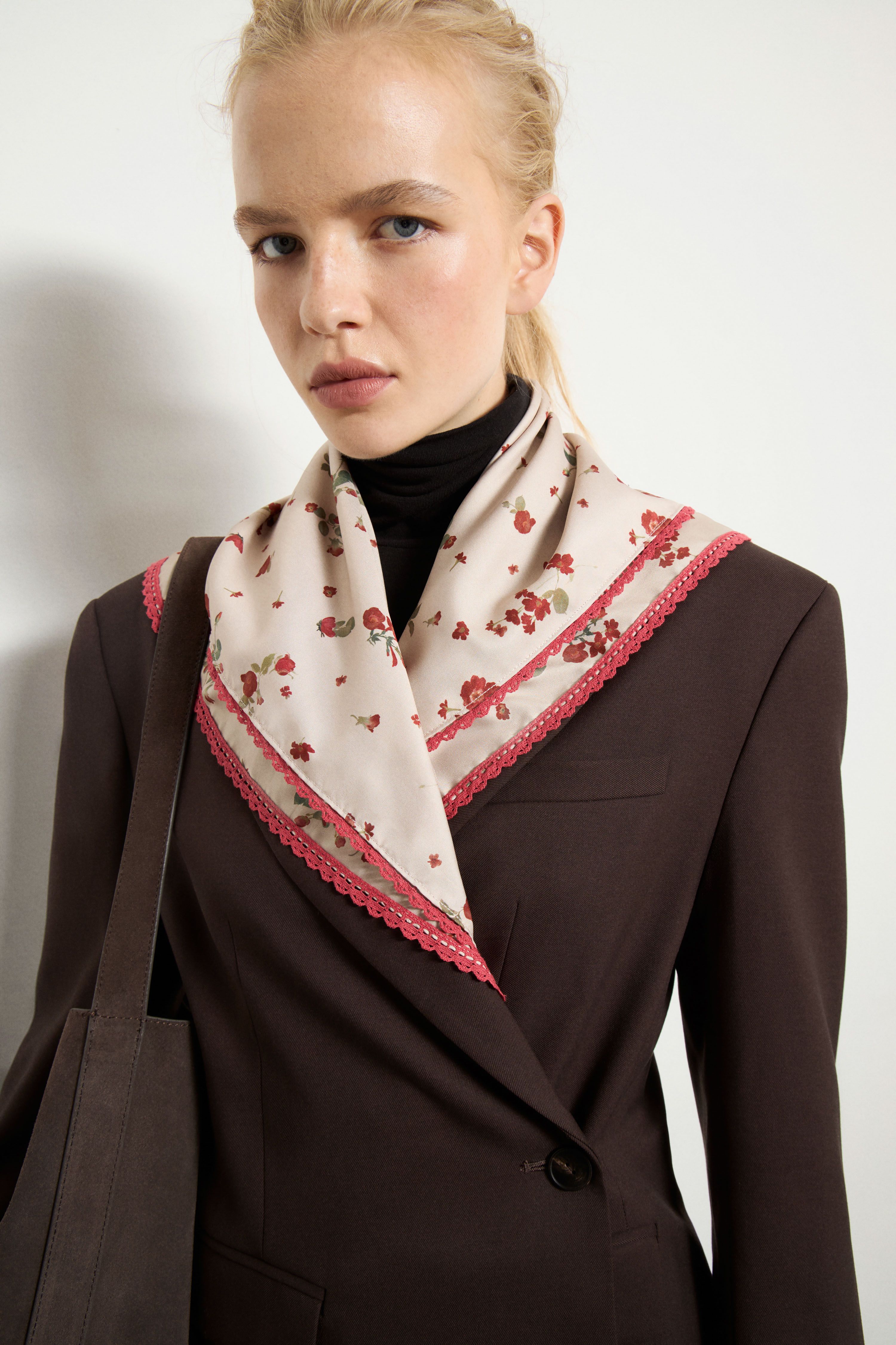 LIMÉ Платок-каре с принтом