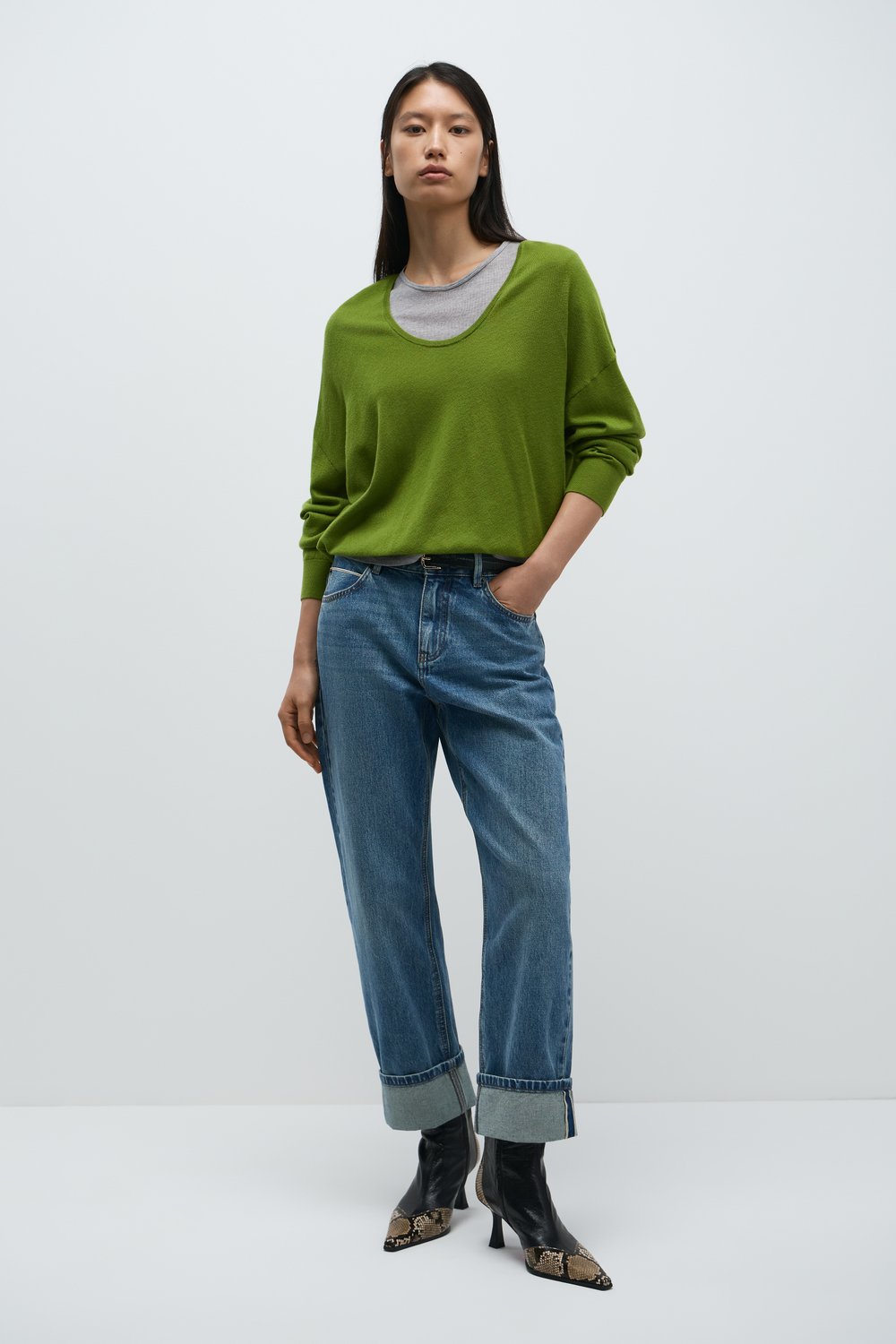 Тонкий свитер из 100% шерсти
