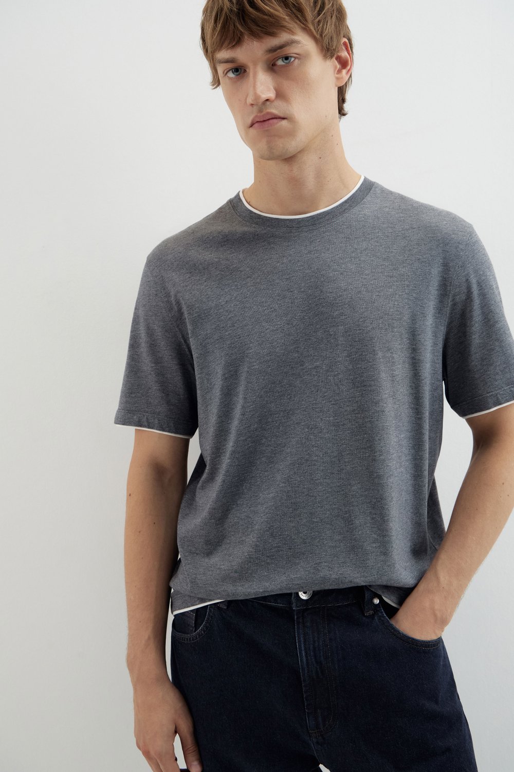 Контрастная футболка из хлопка и лиоцелла