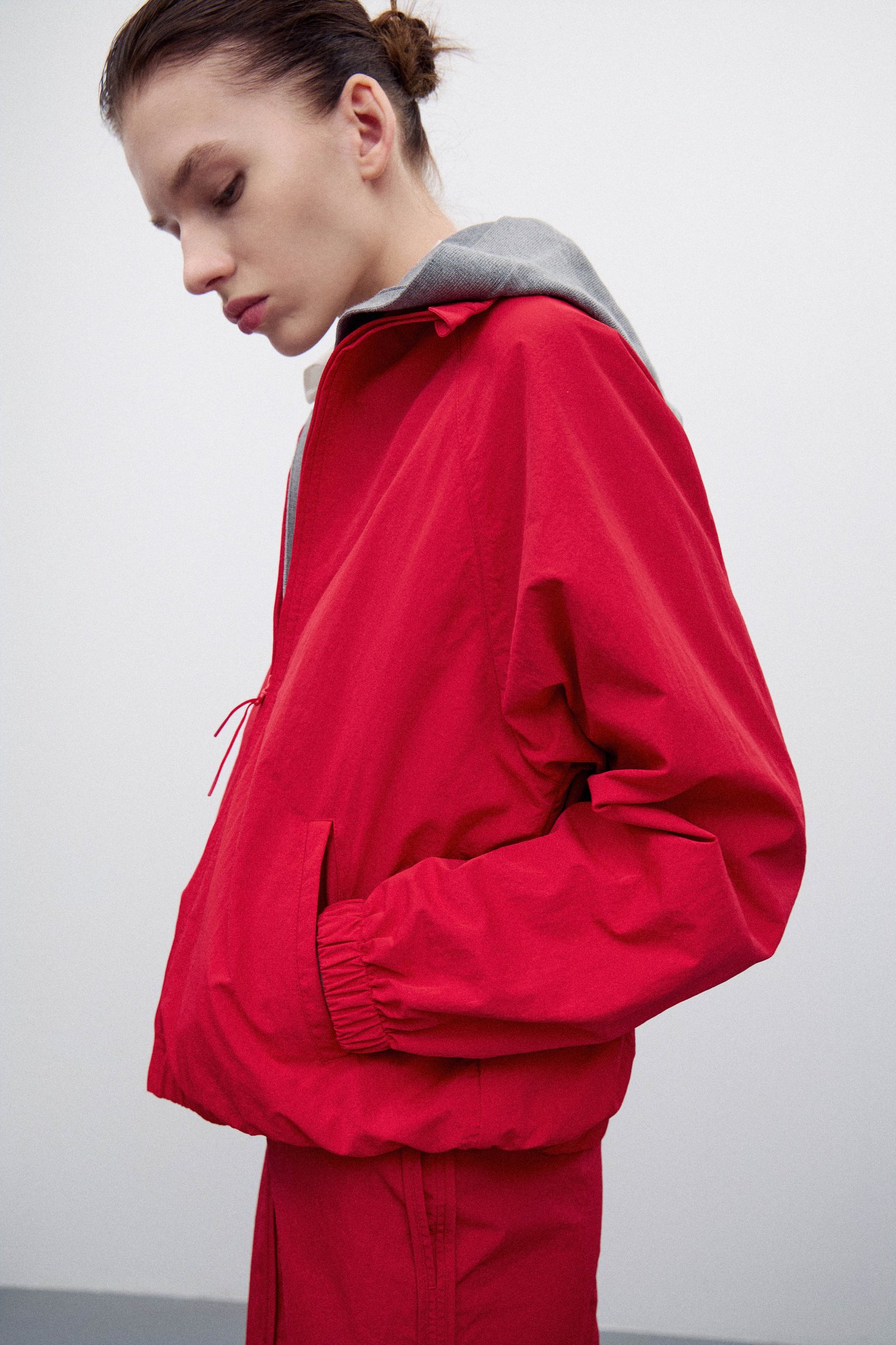 Ветровка из технологичной ткани