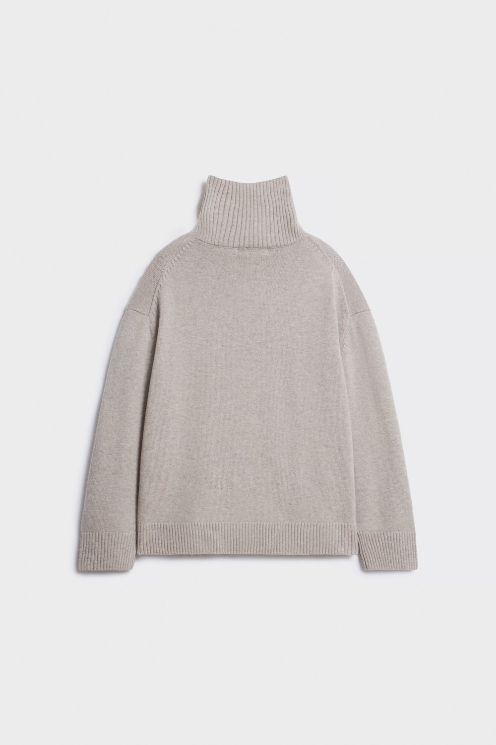 Свитер из 100% шерсти с воротником
