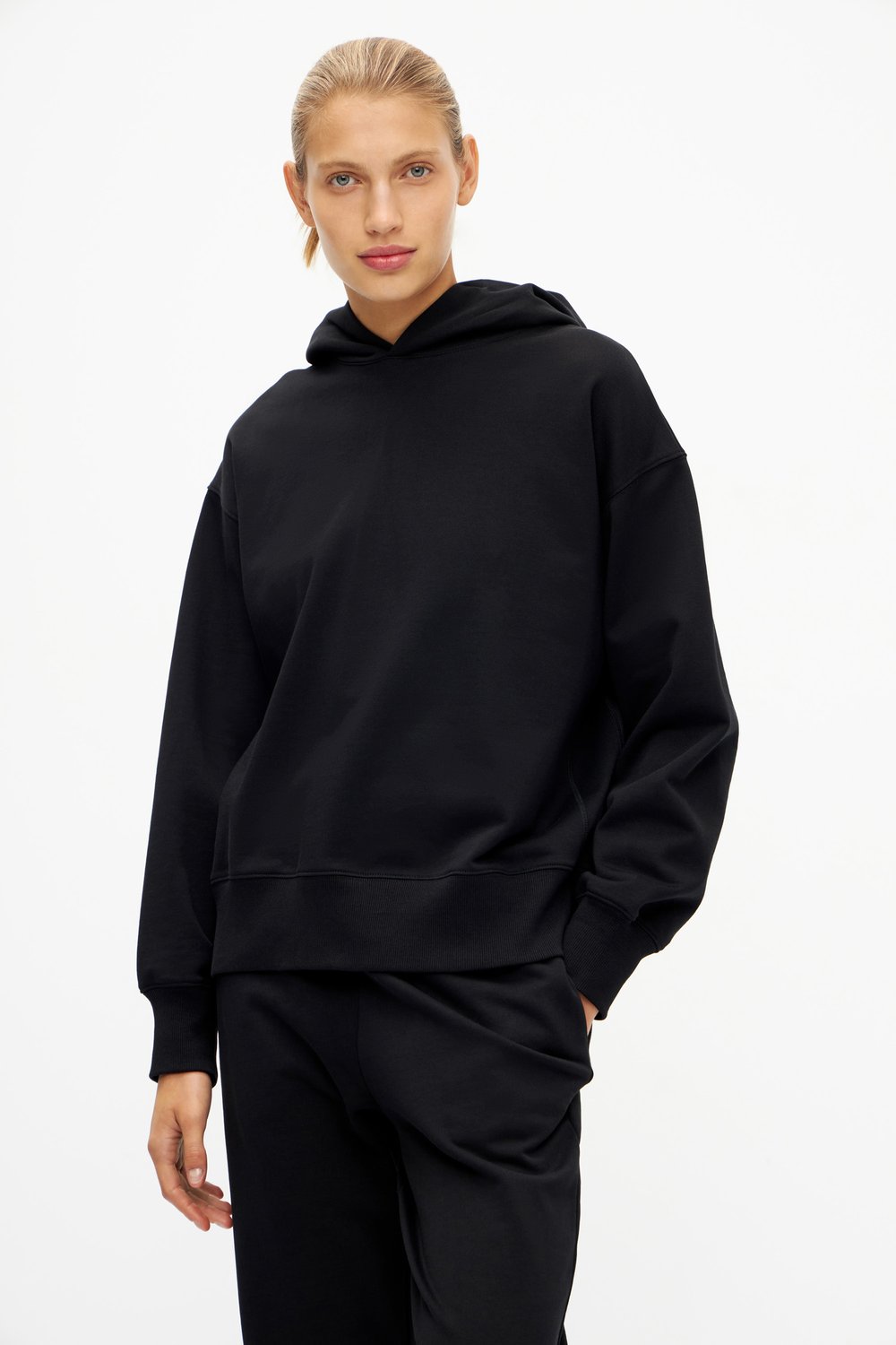 Базовое oversize худи из футера