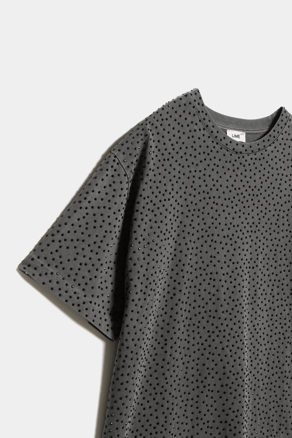 Футболка oversize с кристаллами