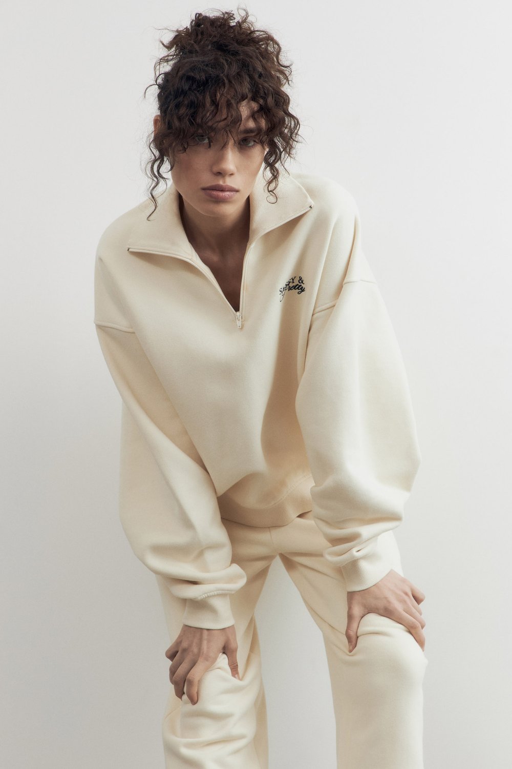 Толстовка oversize с воротником на молнии