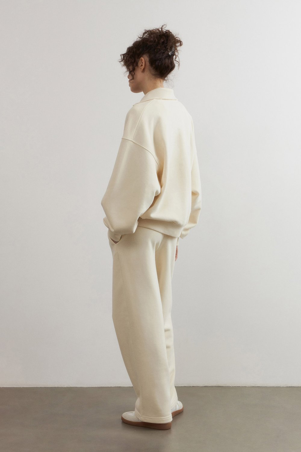 Толстовка oversize с воротником на молнии