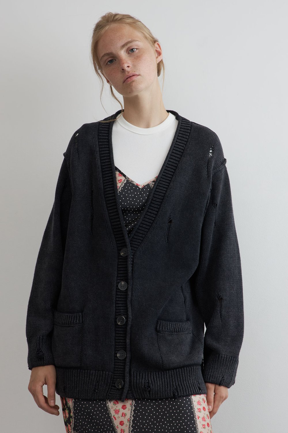 Кардиган oversize с разрезами в стиле гранж