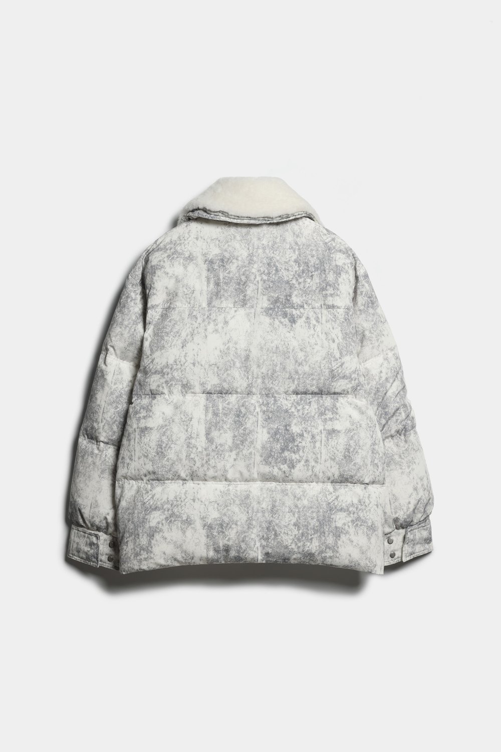 Пуховик oversize с меховым воротником