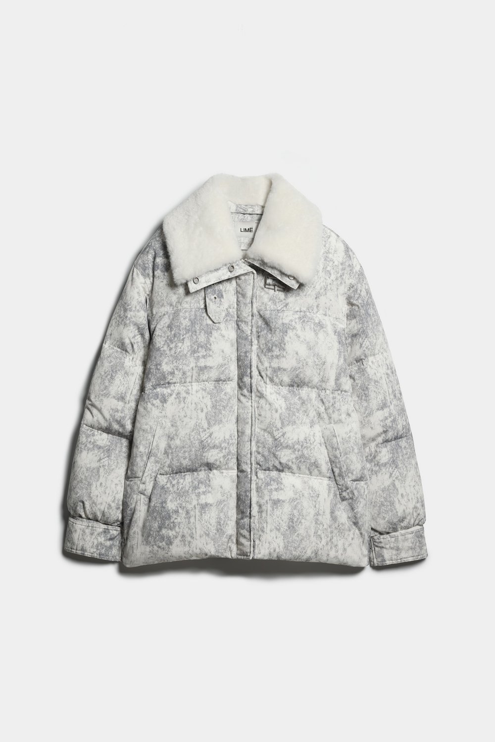 Пуховик oversize с меховым воротником