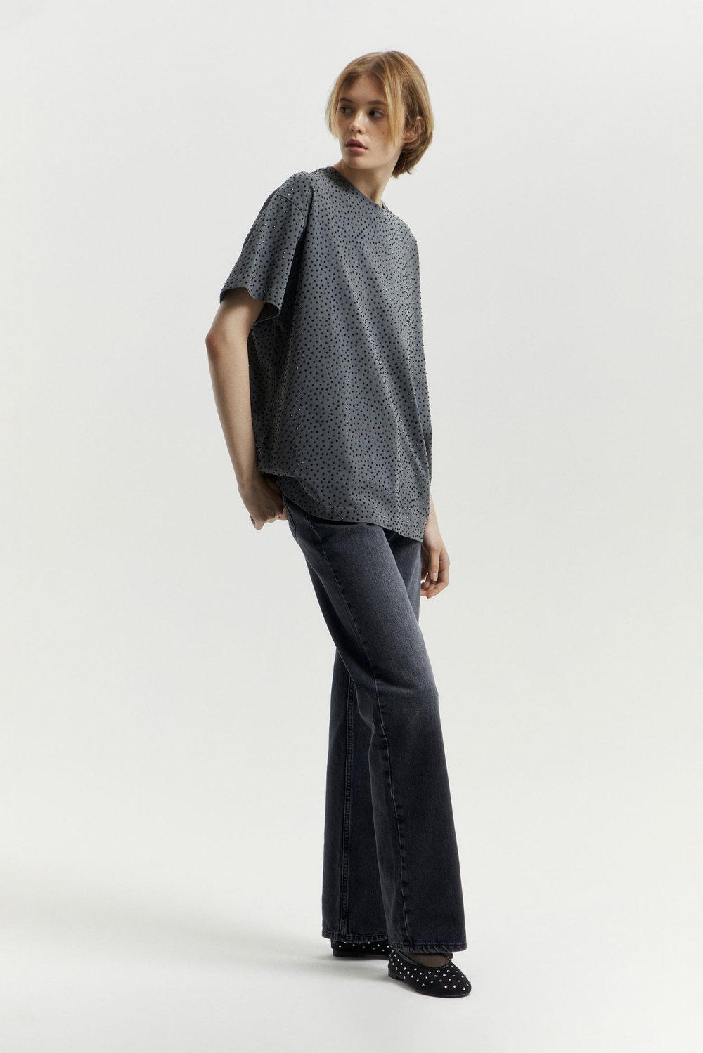 Футболка oversize с кристаллами