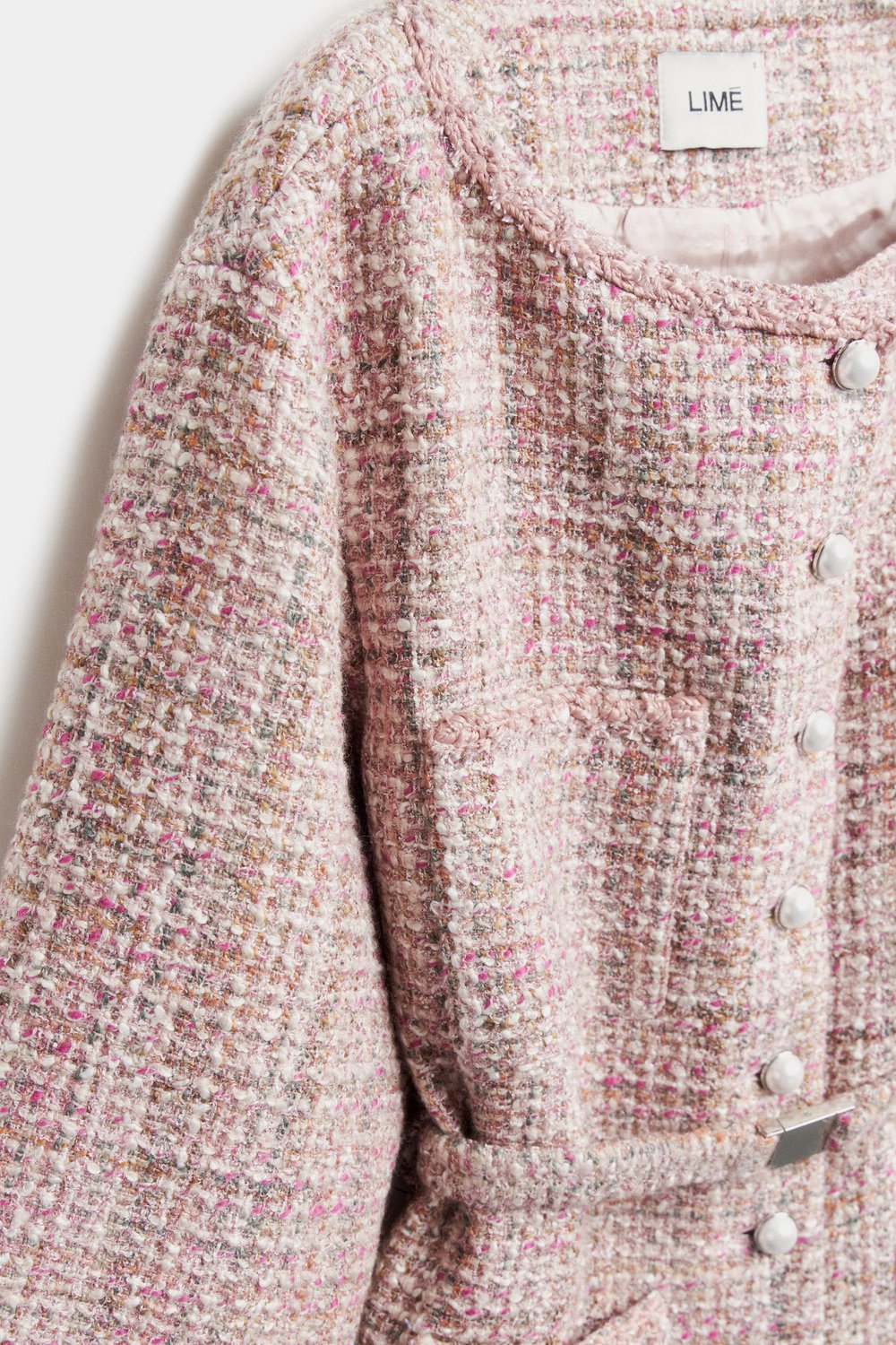 Блейзер из твида с карманами и поясом