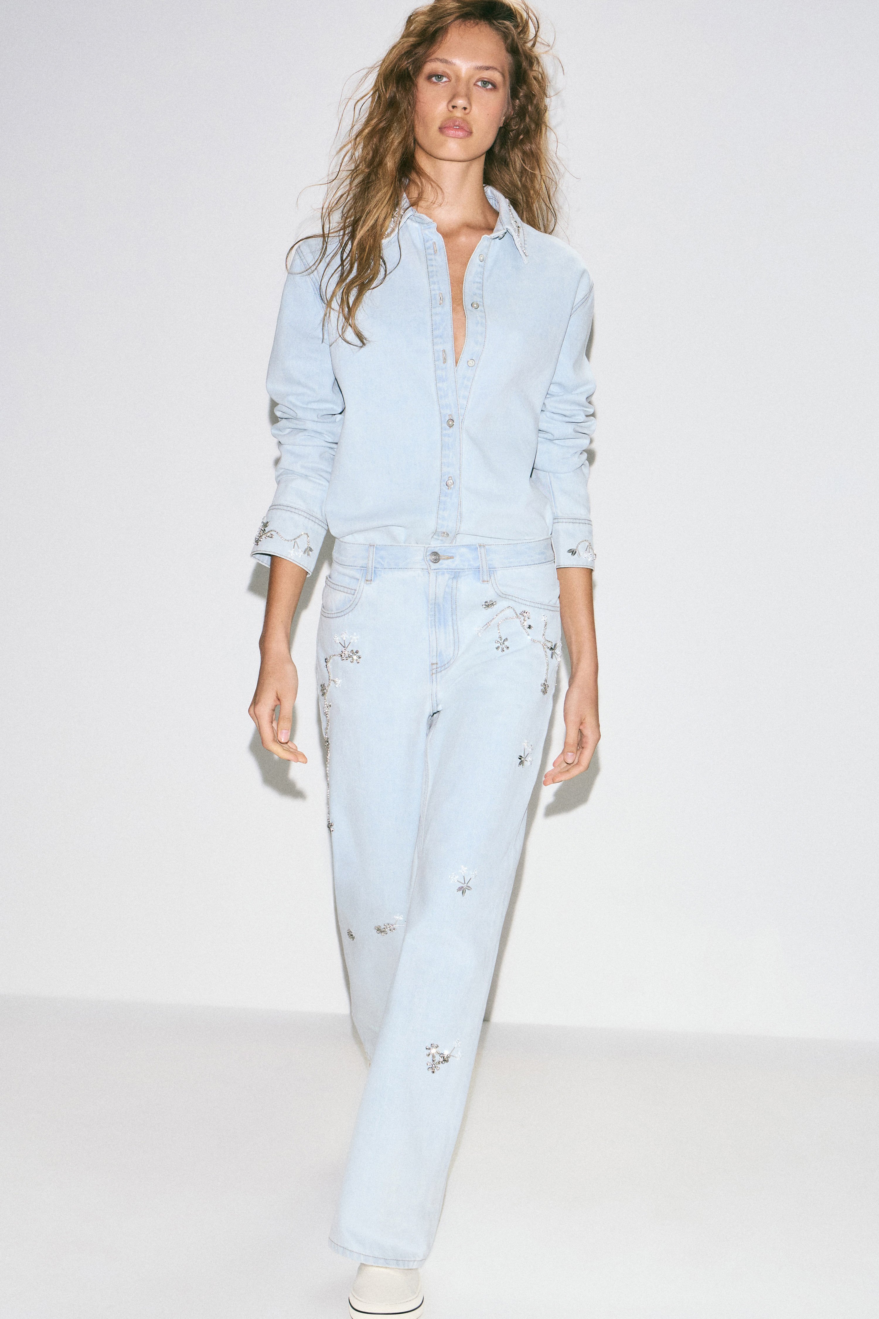 Джинсовая рубашка из хлопка и лиоцелла с вышивкой