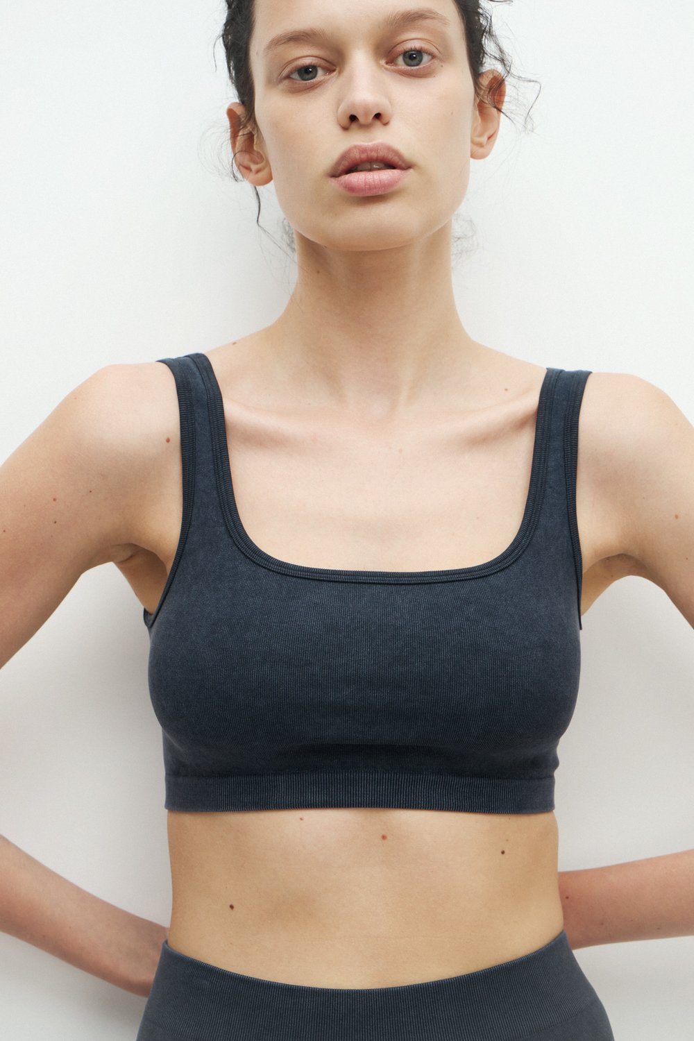Топ из коллекции BODY BASICS