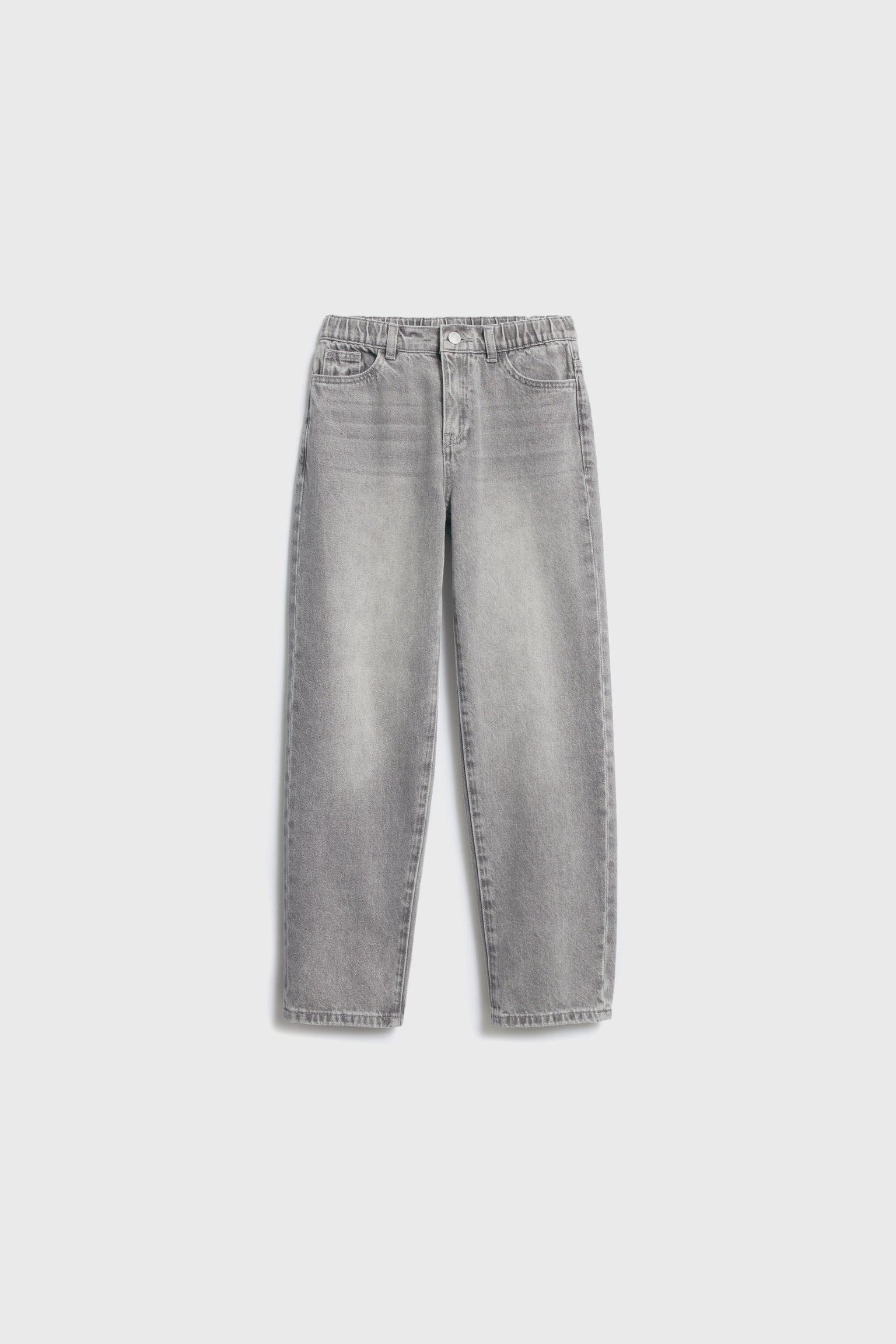 Объемные джинсы с эластичным поясом