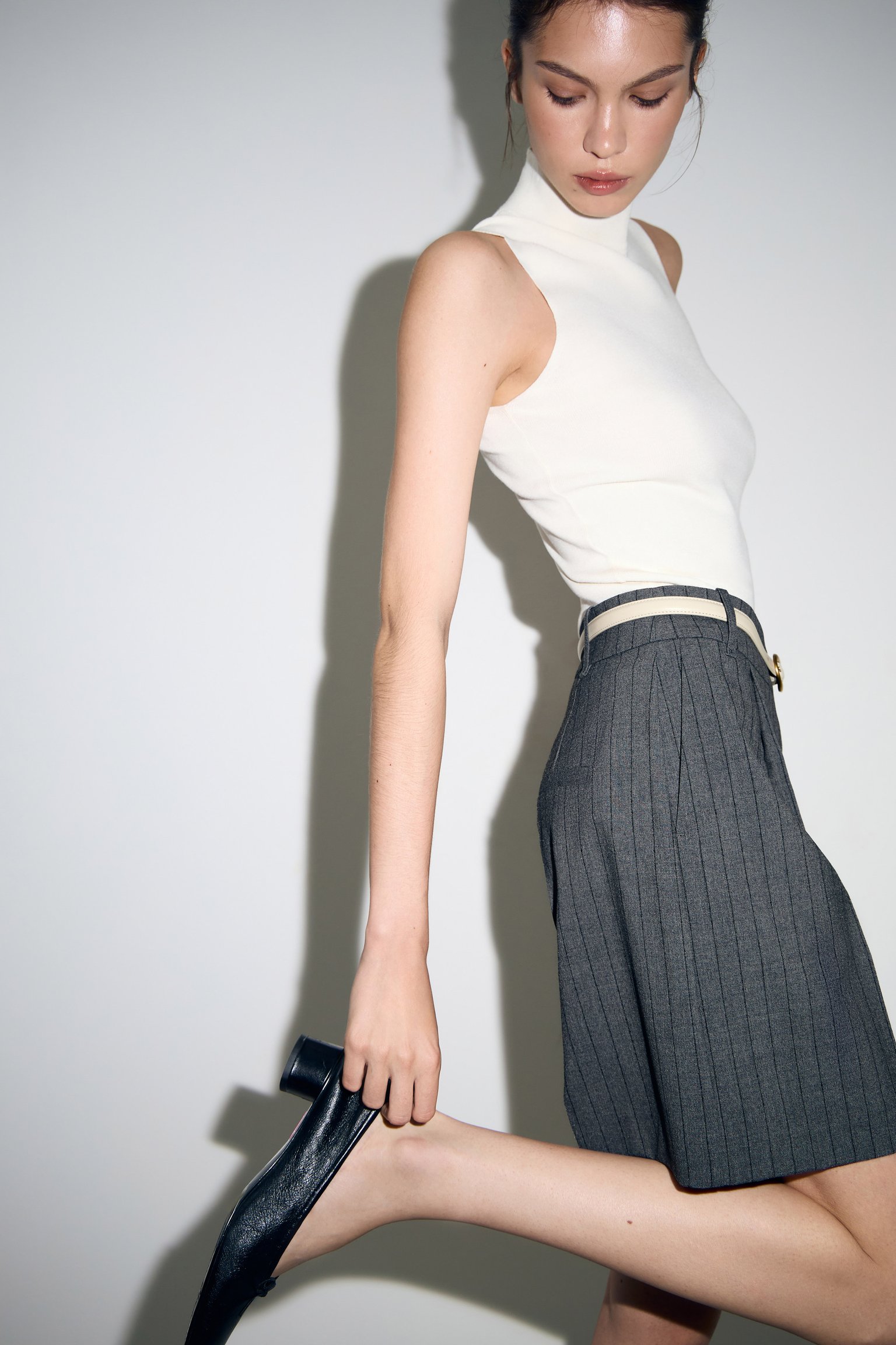 Трикотажный топ с высоким воротником