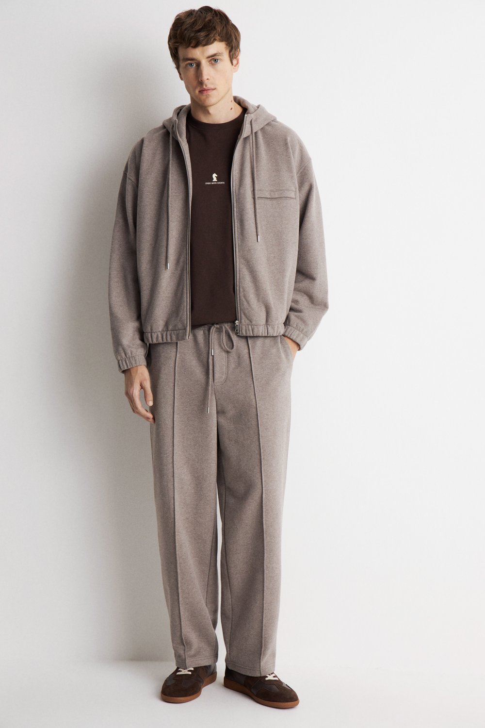 Брюки из футера со стрелками