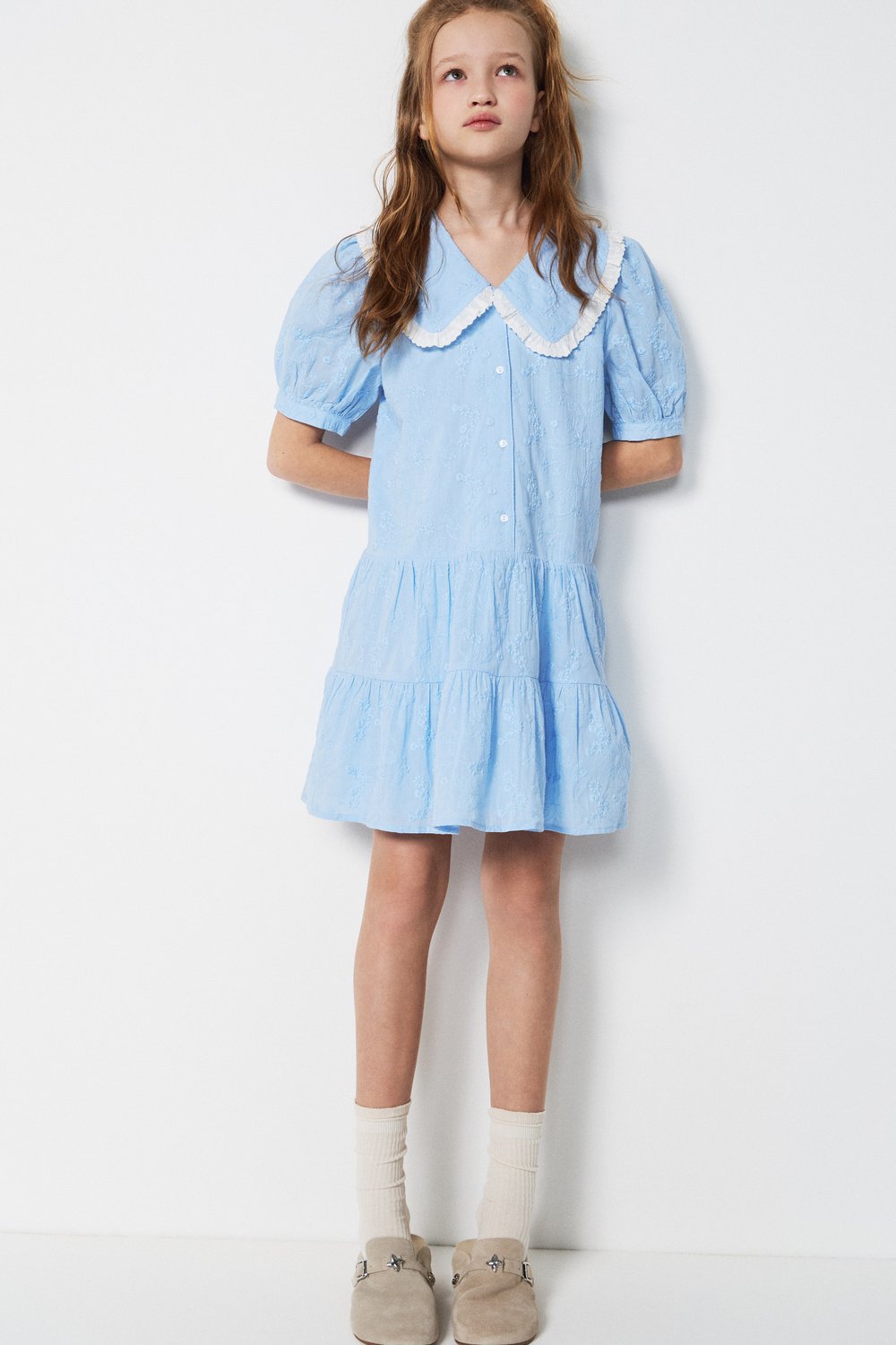 Хлопковое платье с вышивкой и кружевом
