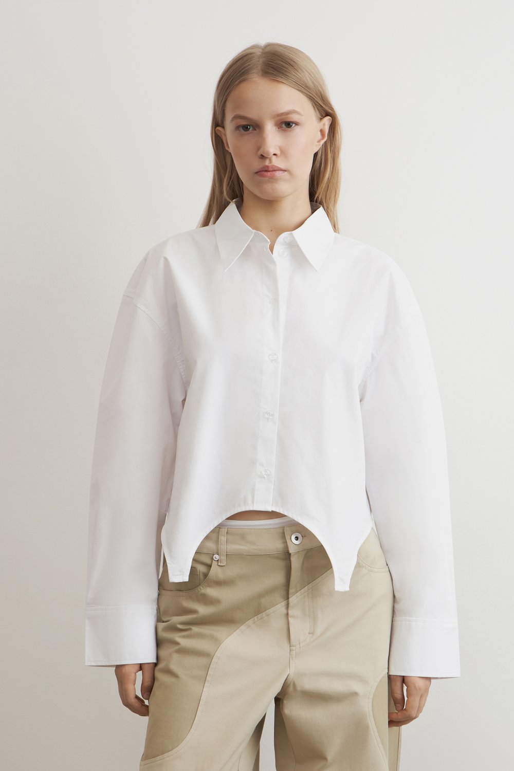 Рубашка oversize в технике деконструкции