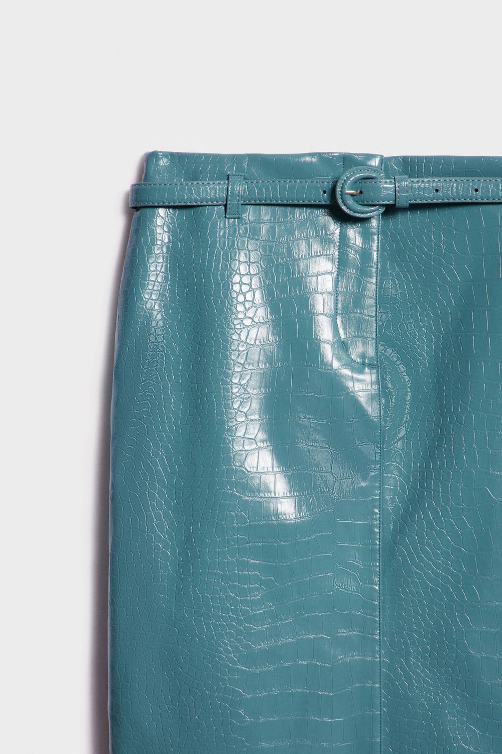 Миди-юбка с тиснением под кожу крокодила