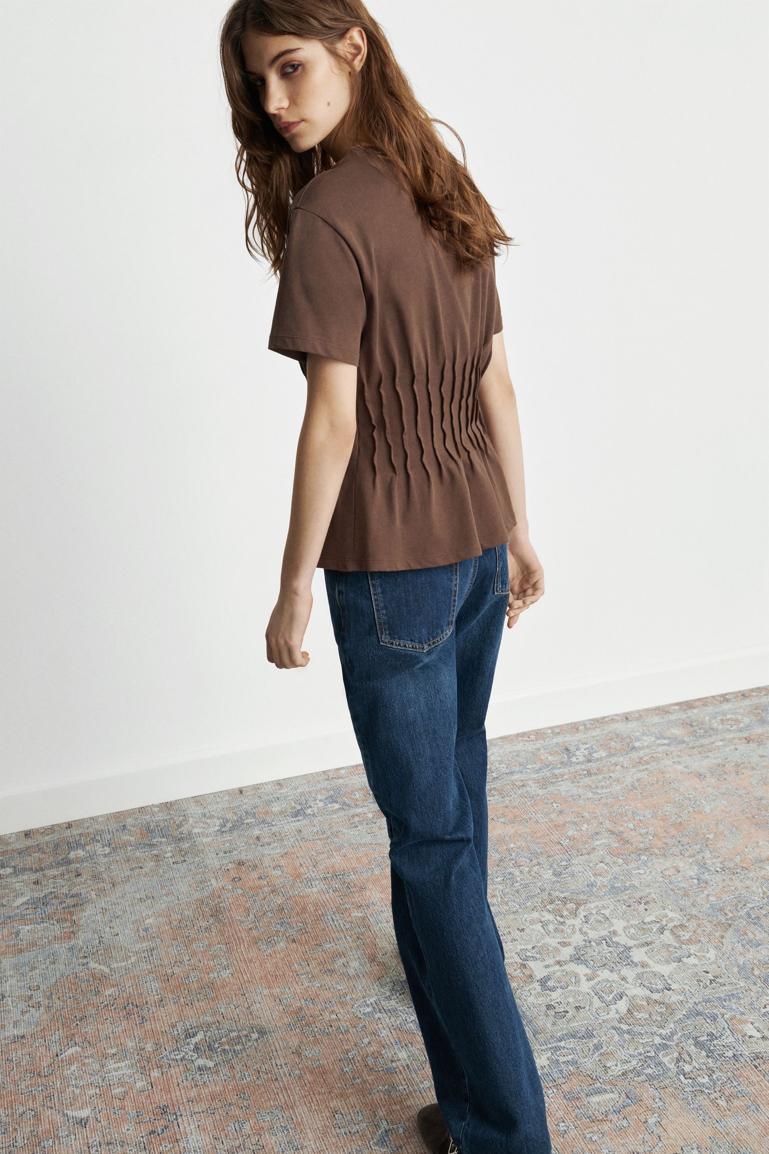 Хлопковая футболка со сборкой