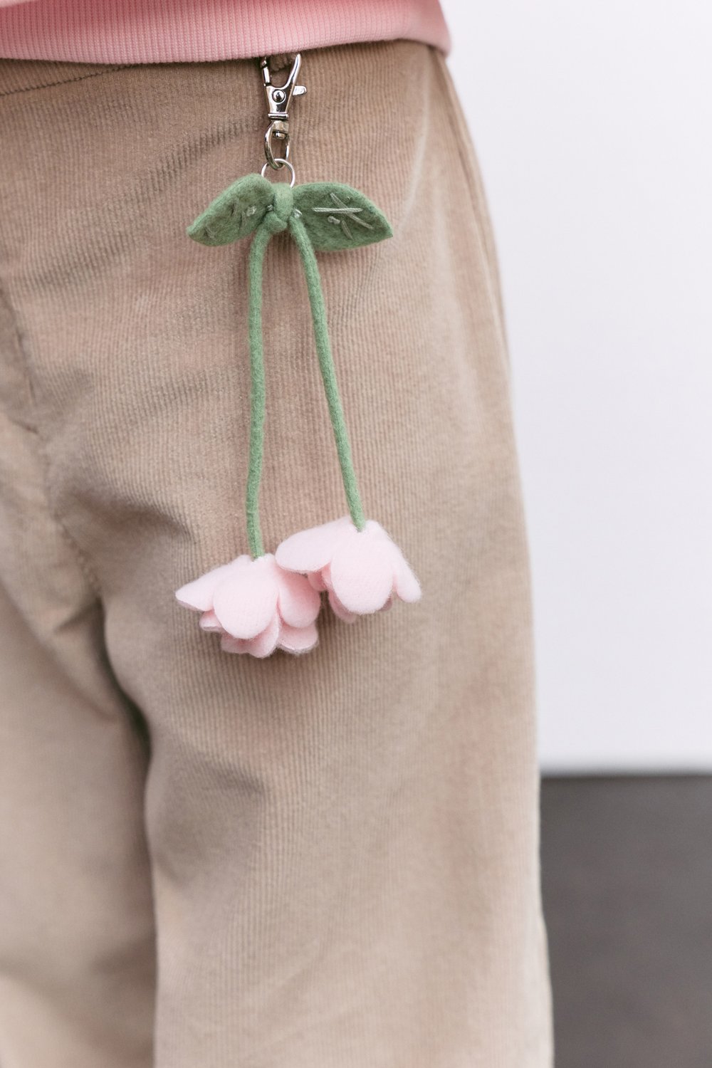 Вельветовые брюки с подвеской