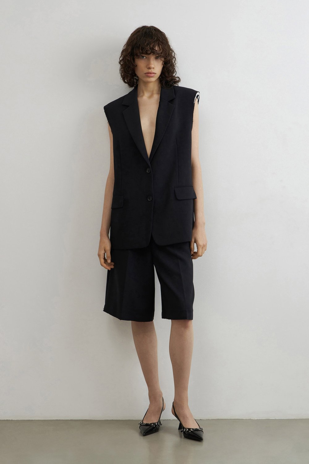 Жилет oversize в стиле гранж