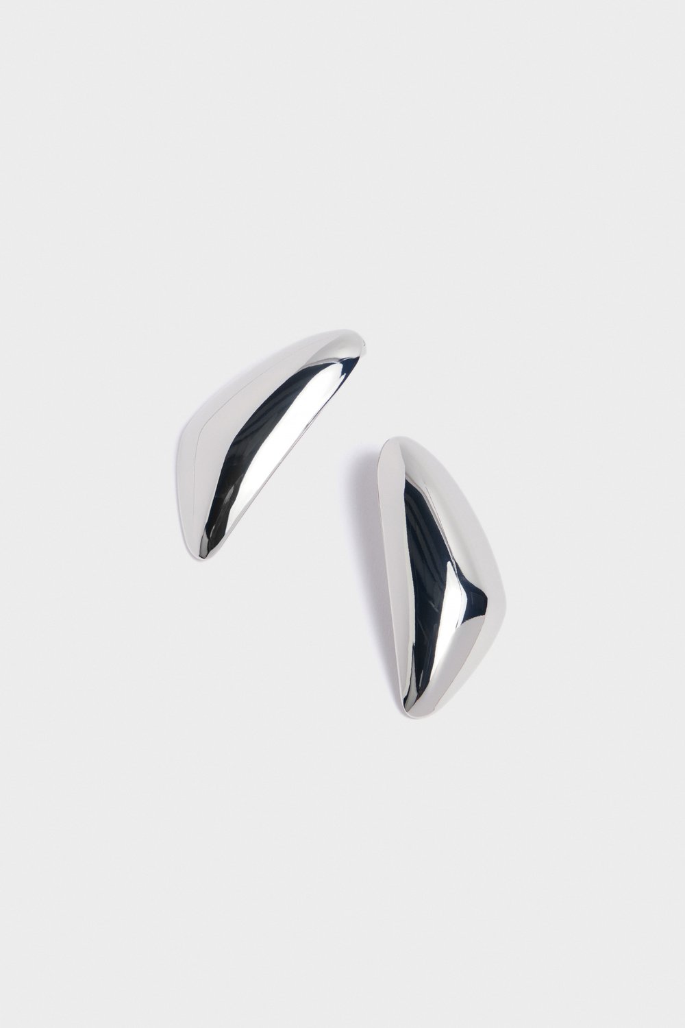 Фигурные серьги из металла