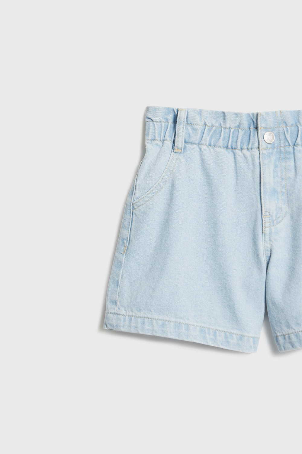 Объемные джинсовые шорты