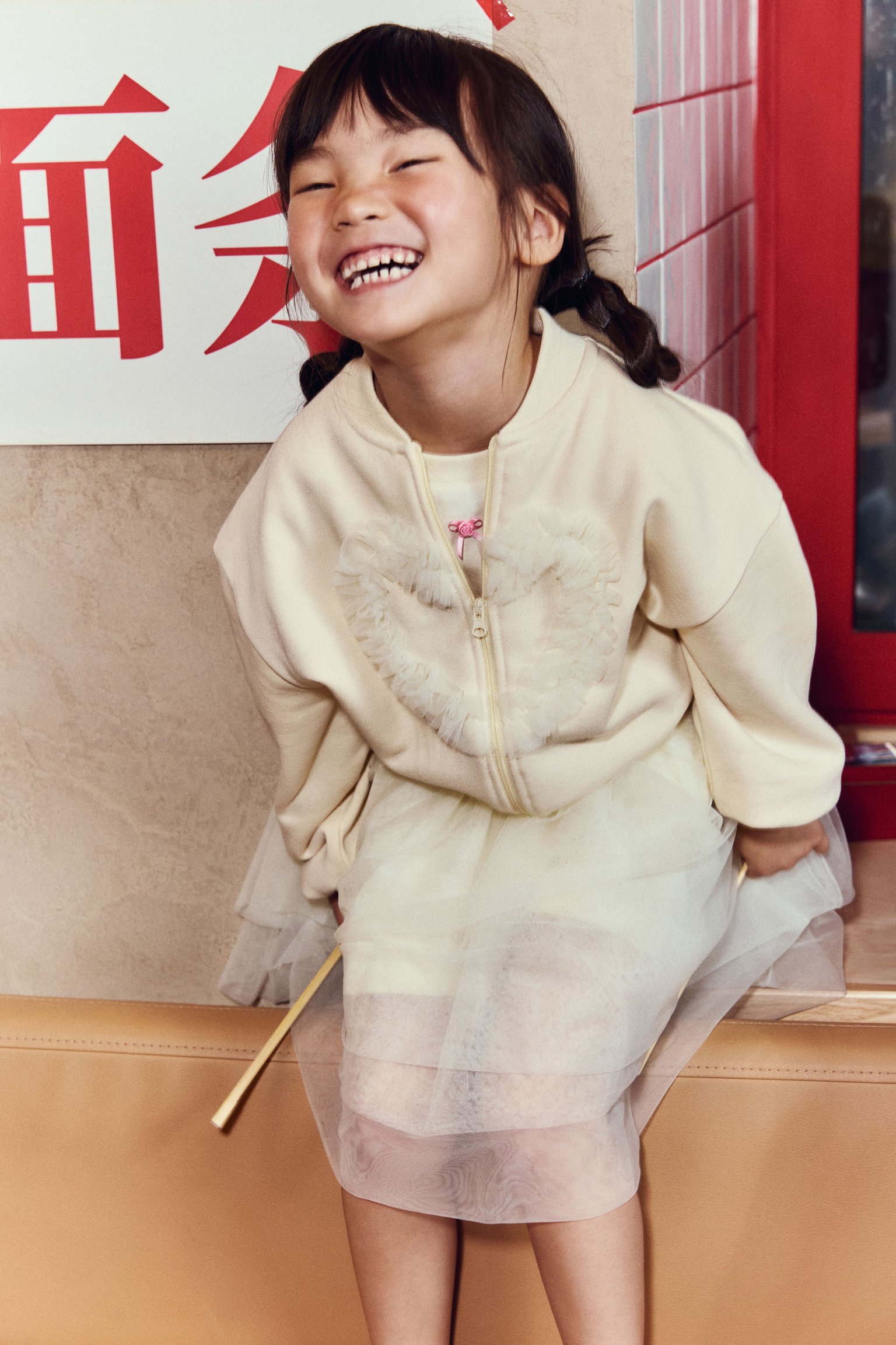 Толстовка из футера с отделкой фатином