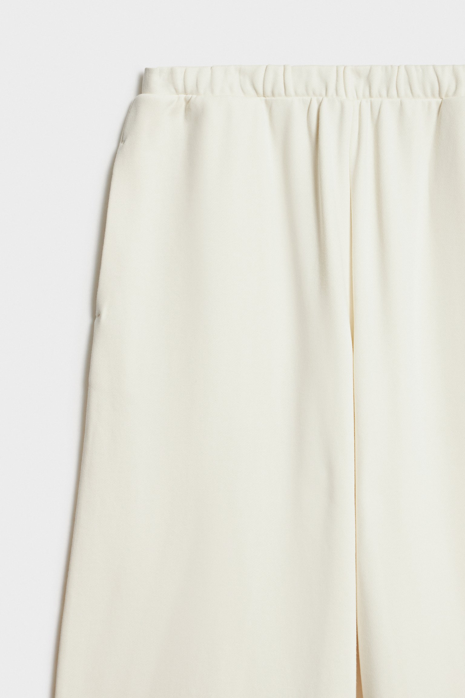 Объемные брюки из футера