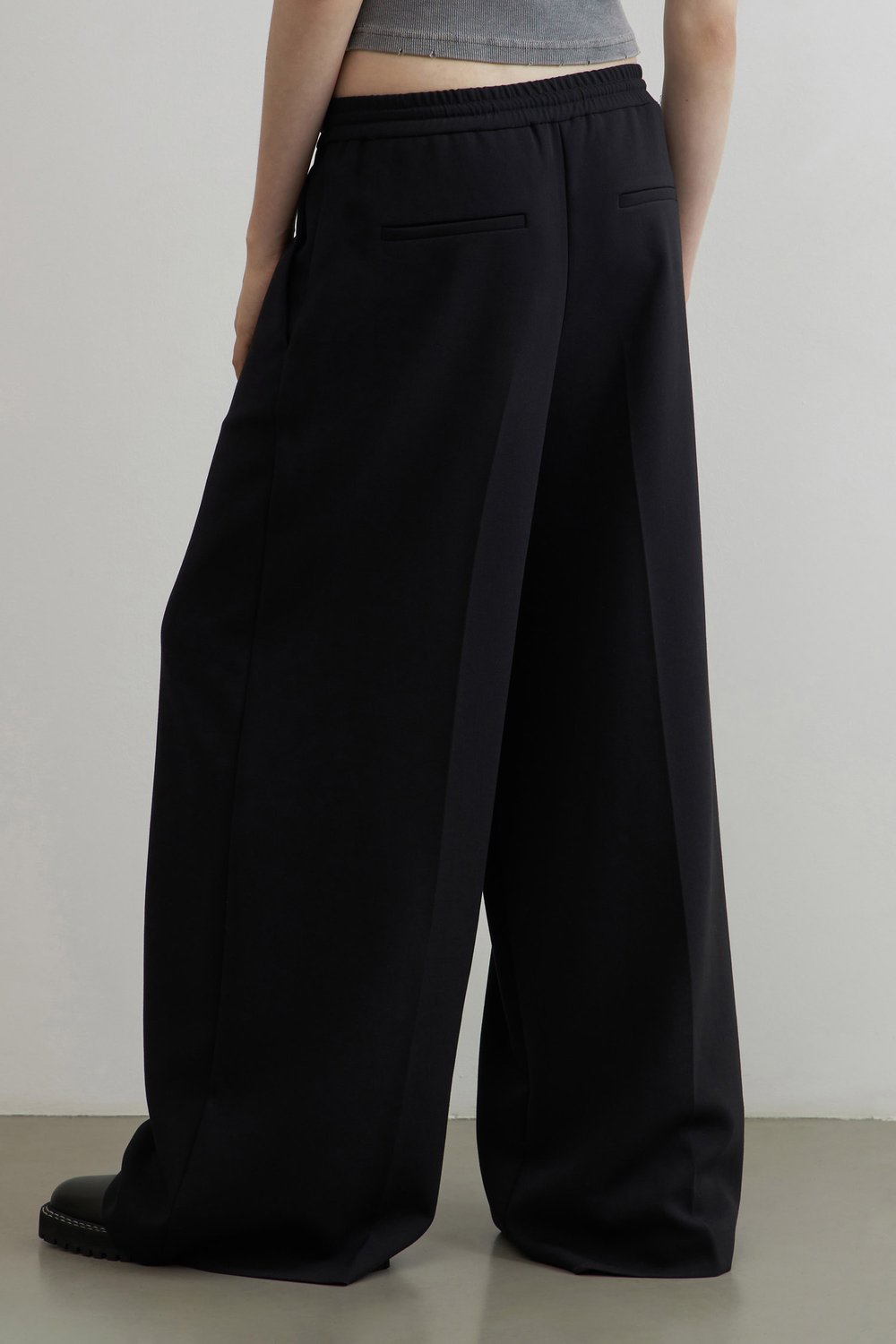 Брюки wide leg с защипами