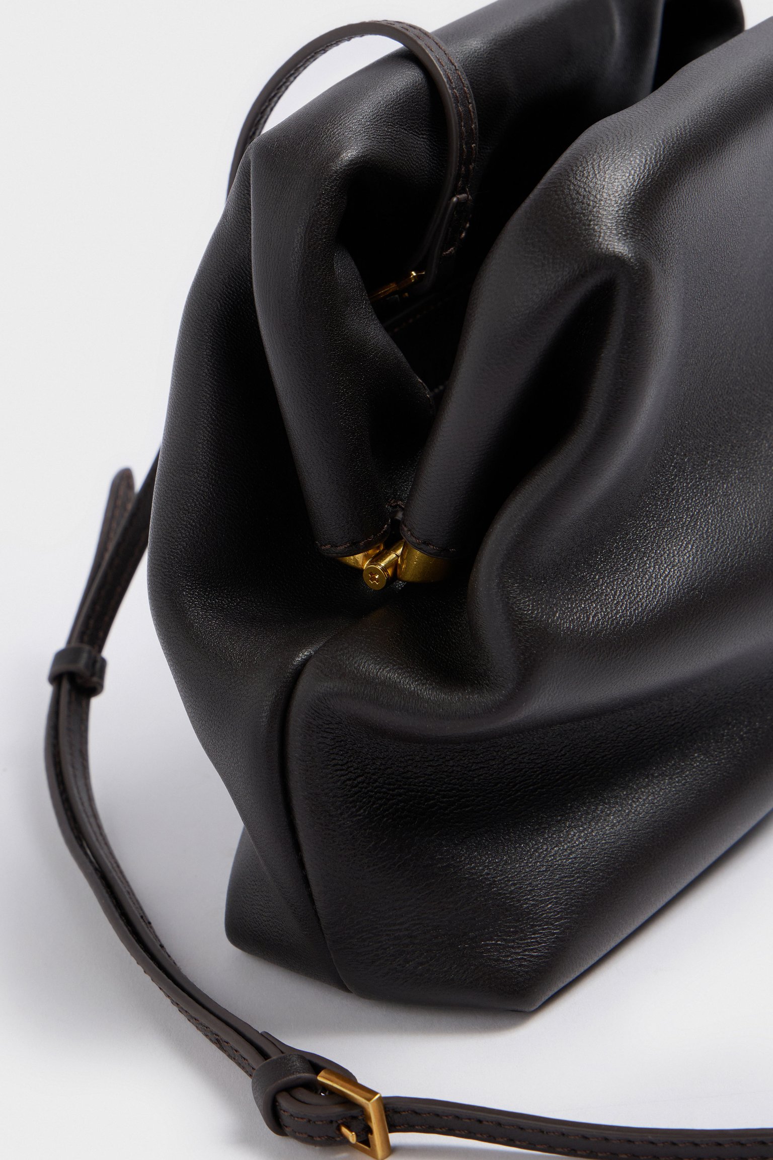 Мини-сумка из овечьей кожи